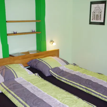 Ferien-wohnung Am Menzer-park * Neckargemünd