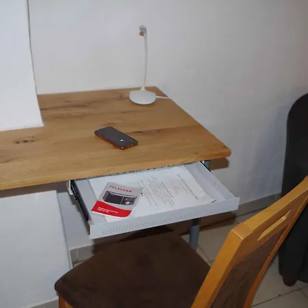 Ferien-wohnung Am Menzer-park Apartmán Neckargemünd